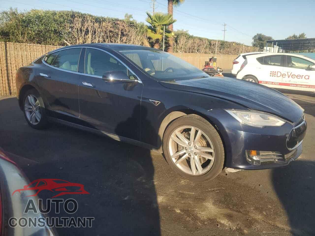 TESLA MODEL S 2014 - 5YJSA1H19EFP30555
