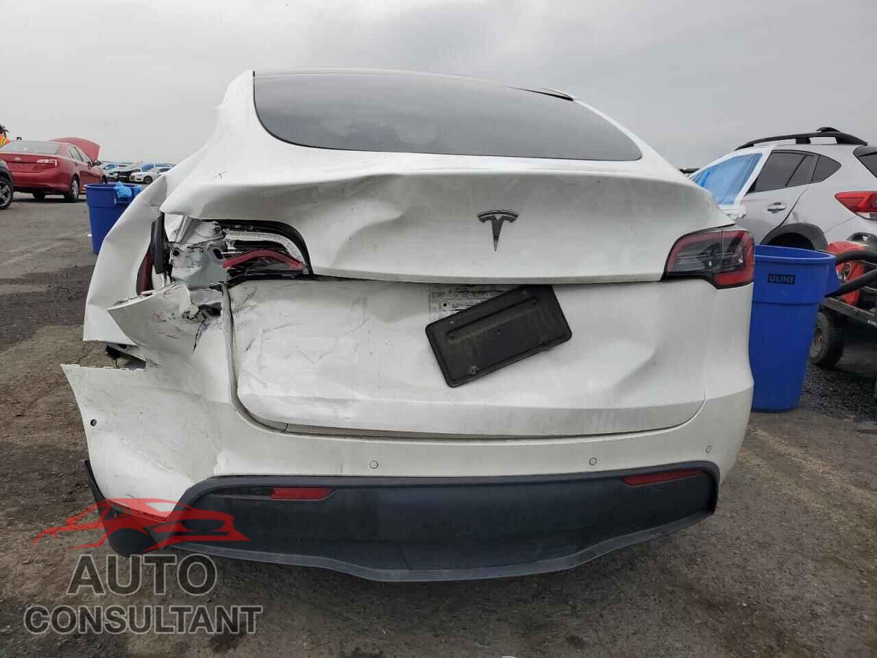 TESLA MODEL Y 2021 - 5YJYGDED4MF109618