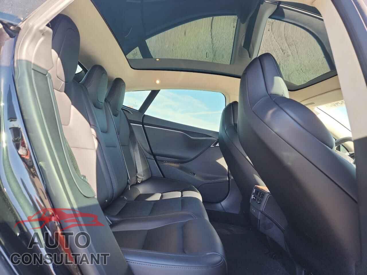 TESLA MODEL S 2018 - 5YJSA1E22JF267066