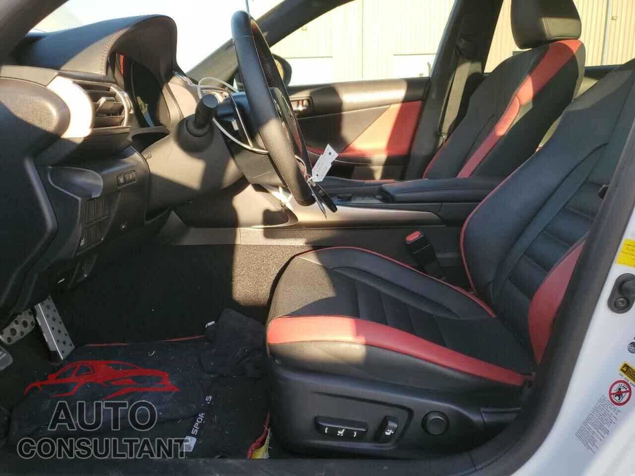 LEXUS IS 2015 - JTHBF1D27F5066256