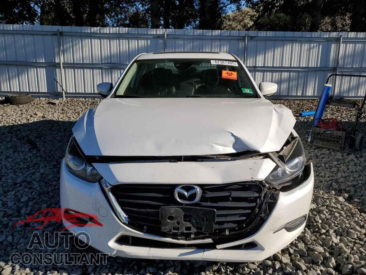 MAZDA 3 2018 - 3MZBN1V34JM231191