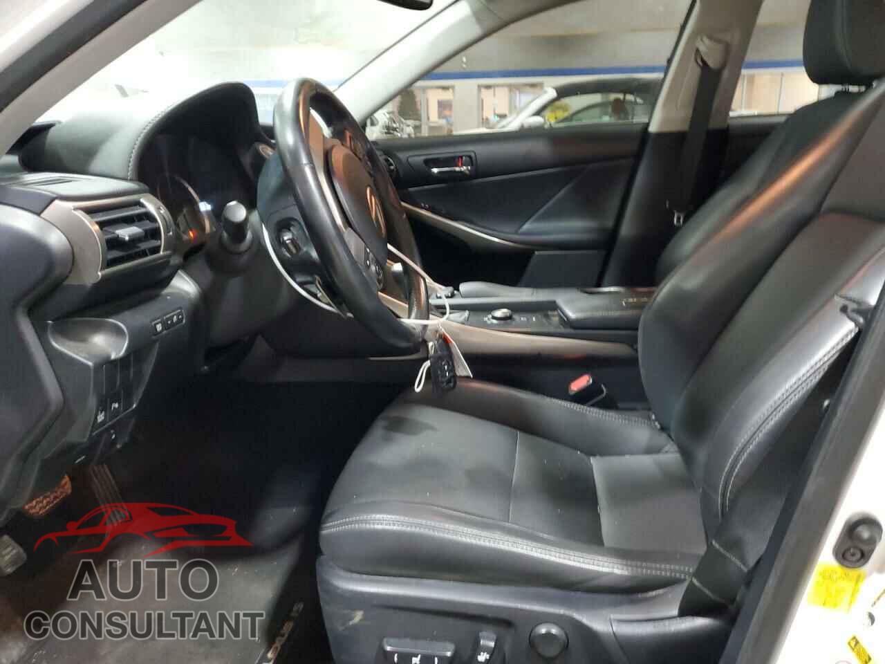 LEXUS IS 2015 - JTHBF1D27F5047142