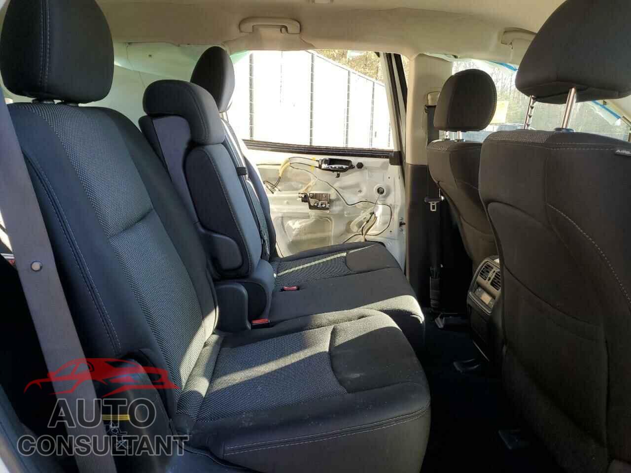 NISSAN PATHFINDER 2017 - 5N1DR2MM1HC908009