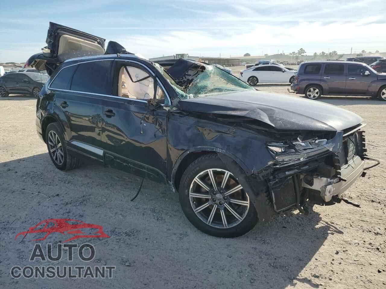 AUDI Q7 2017 - WA1LAAF70HD018758