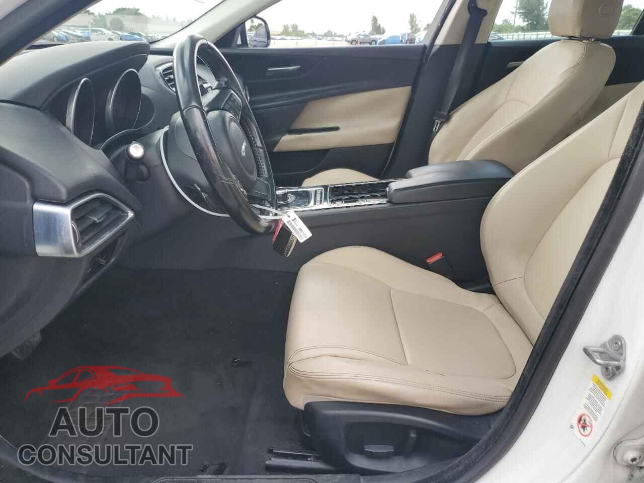 JAGUAR XE 2018 - SAJAR4FX3JCP31304