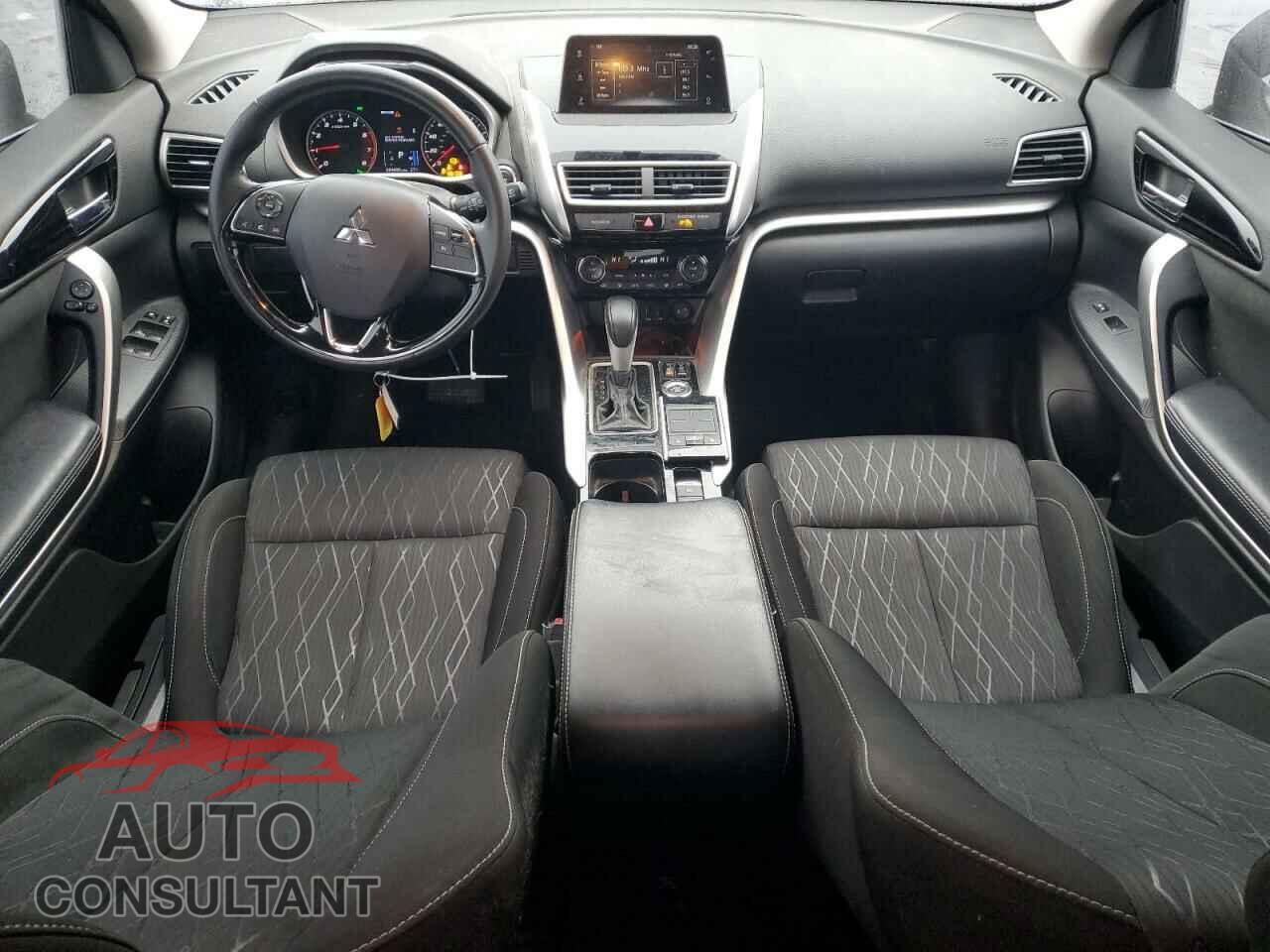 MITSUBISHI ECLIPSE 2018 - JA4AT5AA4JZ039133