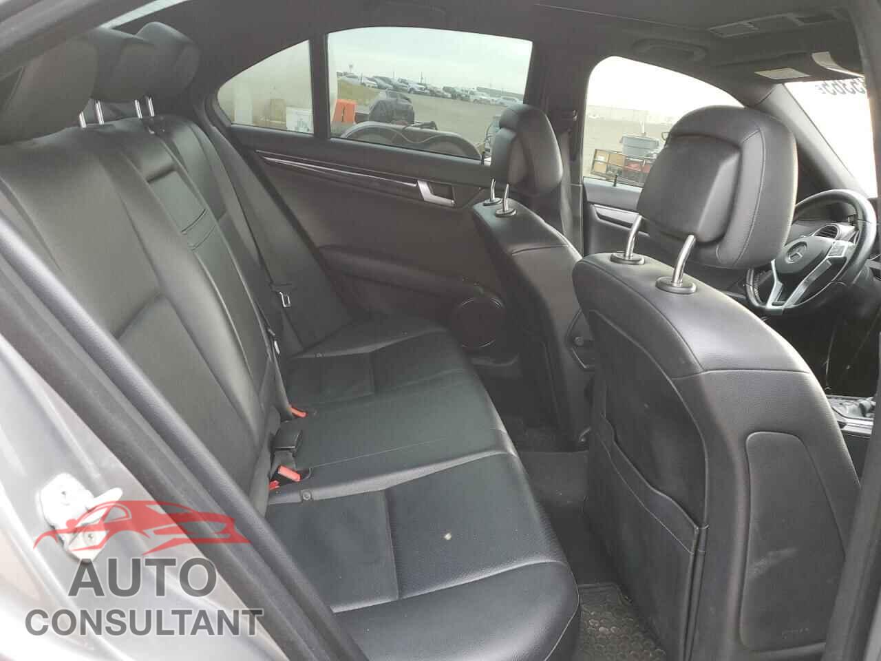 MERCEDES-BENZ C-CLASS 2012 - WDDGF8FB9CA700852