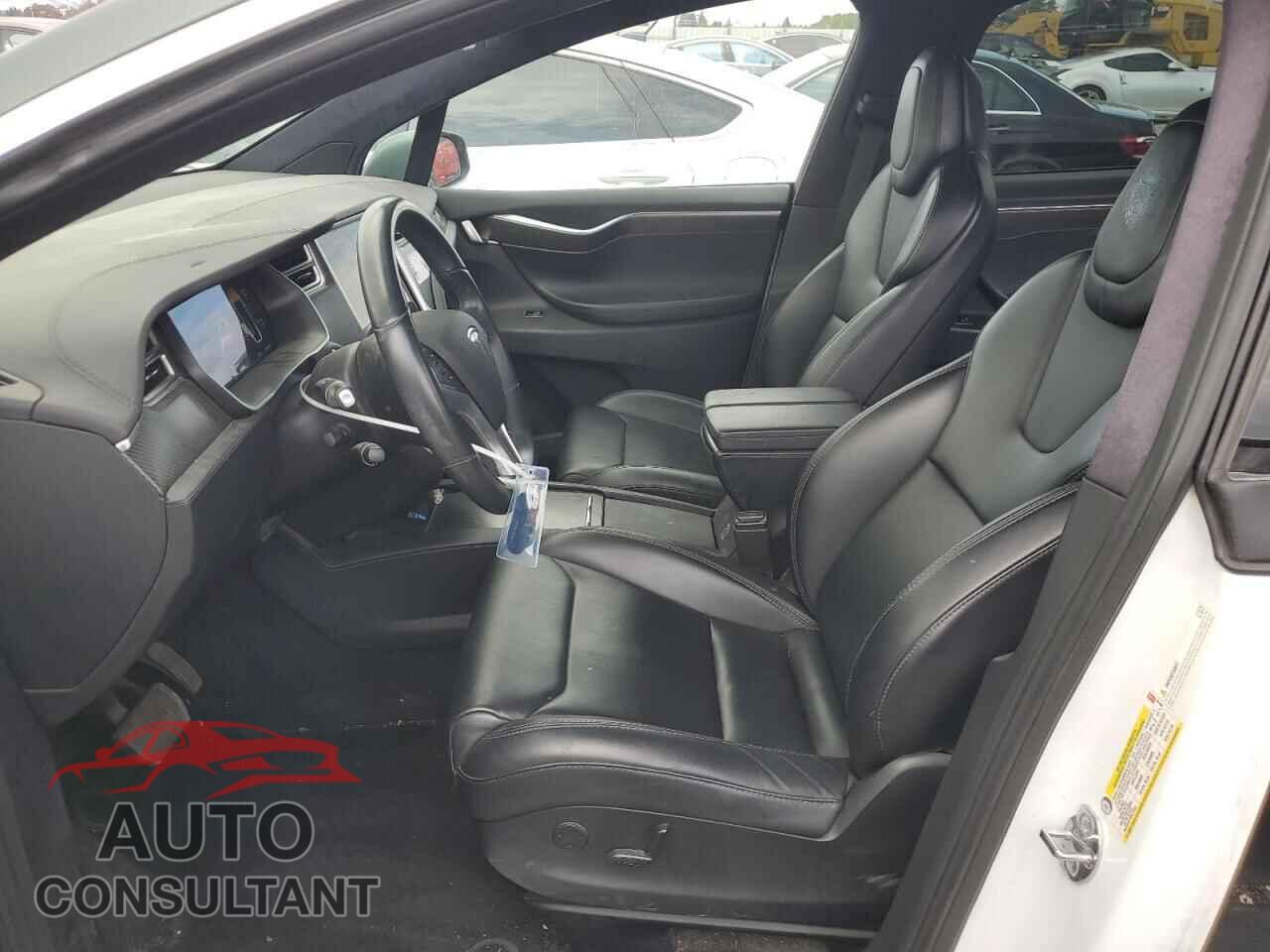 TESLA MODEL X 2018 - 5YJXCAE27JF091891
