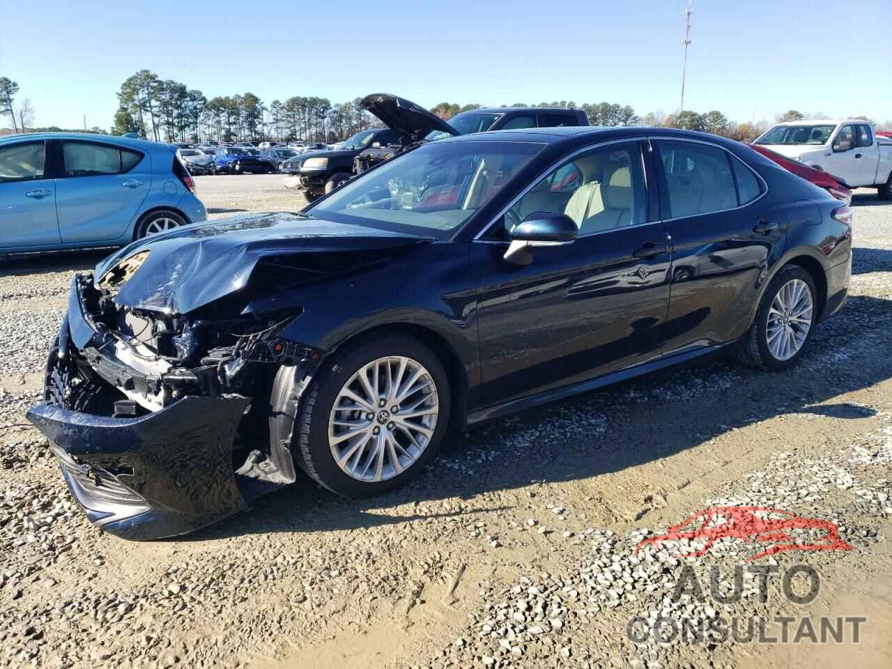 TOYOTA CAMRY 2018 - 4T1B11HK4JU504963