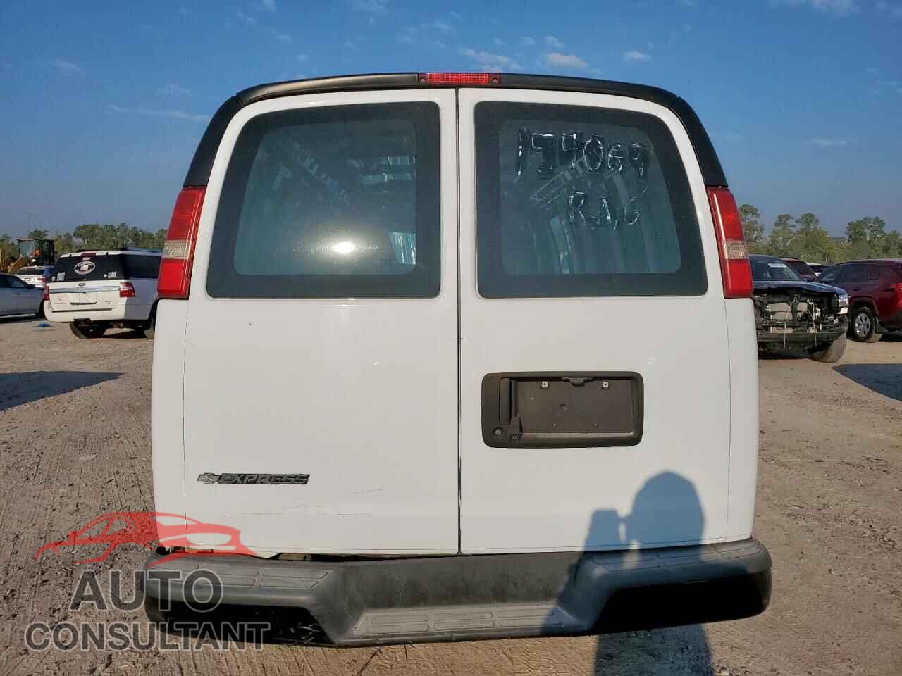 CHEVROLET EXPRESS 2018 - 1GCZGHFG7J1165402