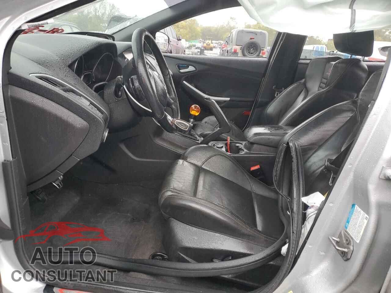 FORD FOCUS 2014 - 1FADP3L90EL125679