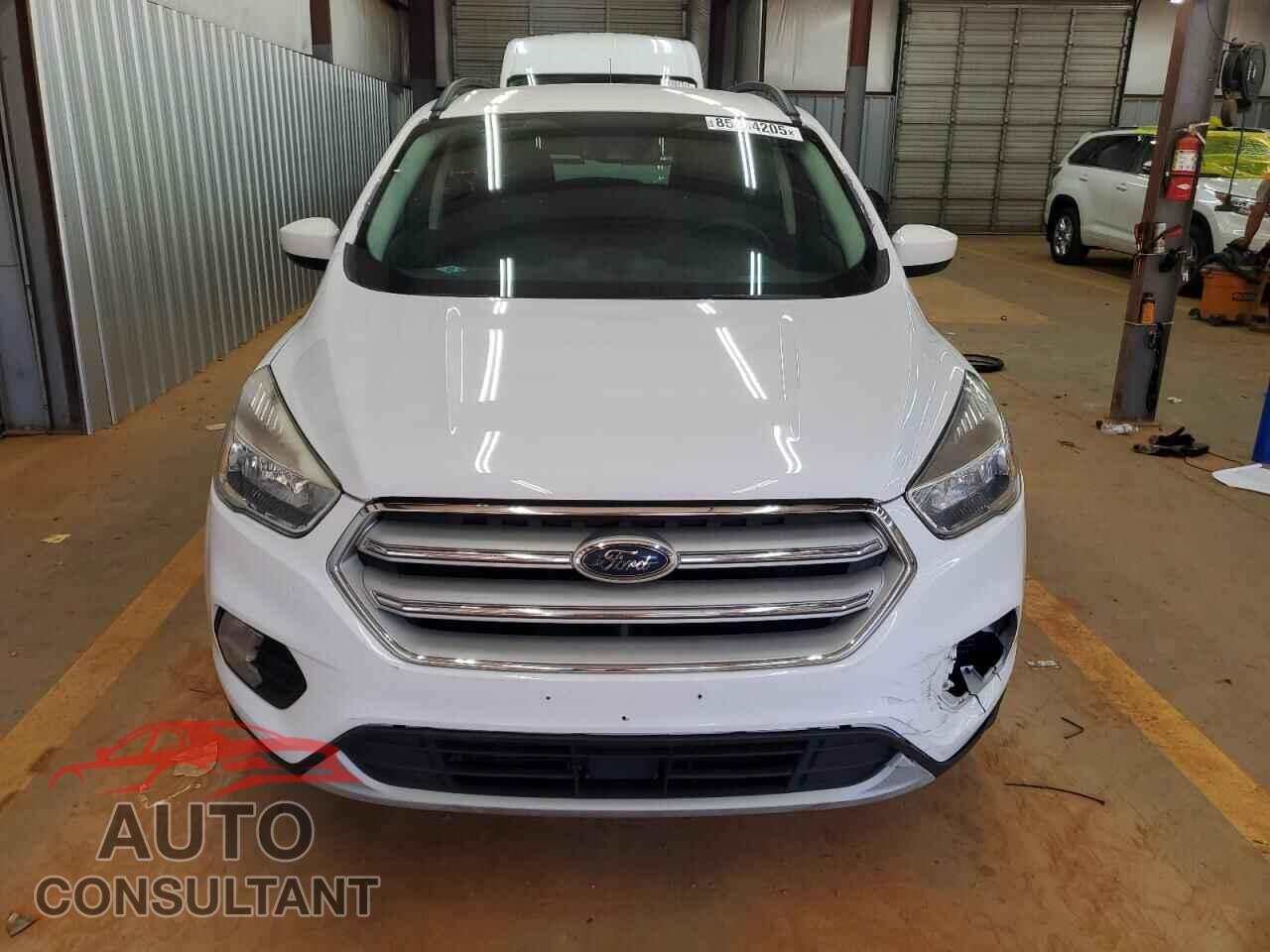 FORD ESCAPE 2018 - 1FMCU9GD5JUB16914