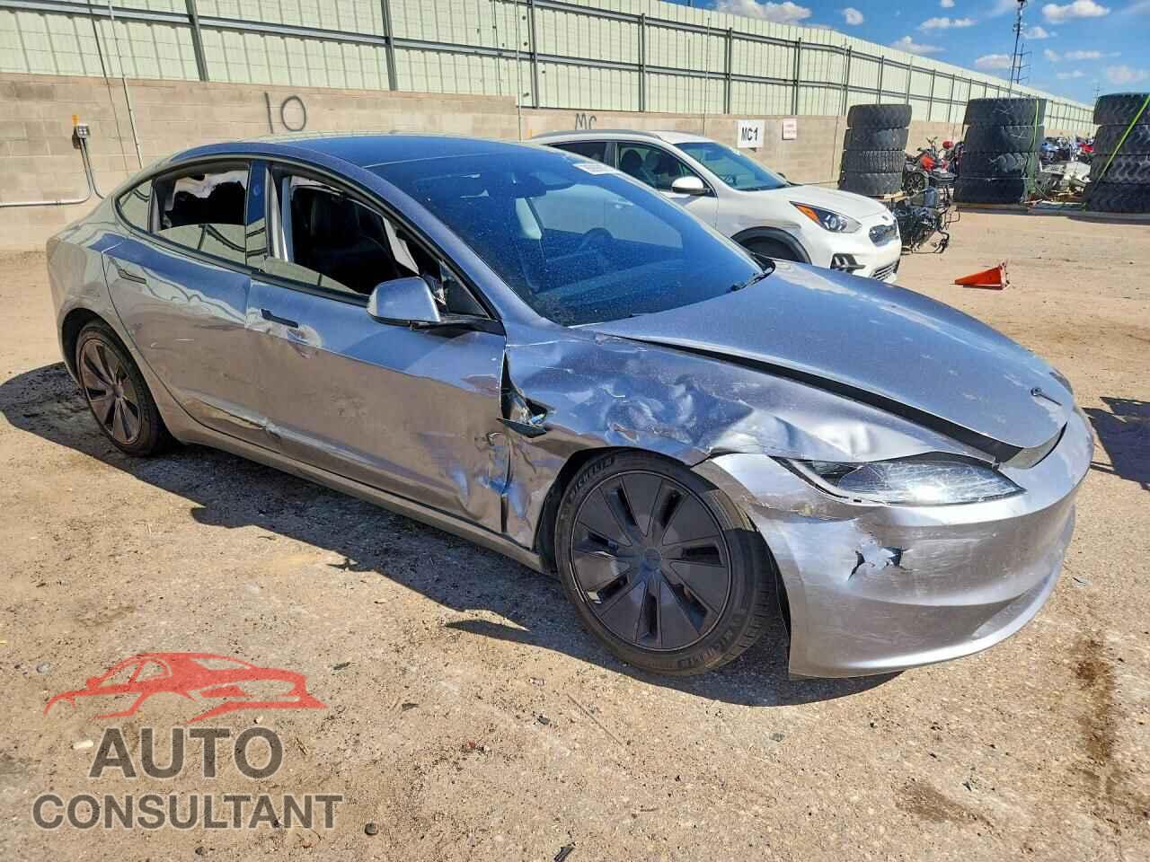 TESLA MODEL 3 2025 - 5YJ3E1EAXSF897354