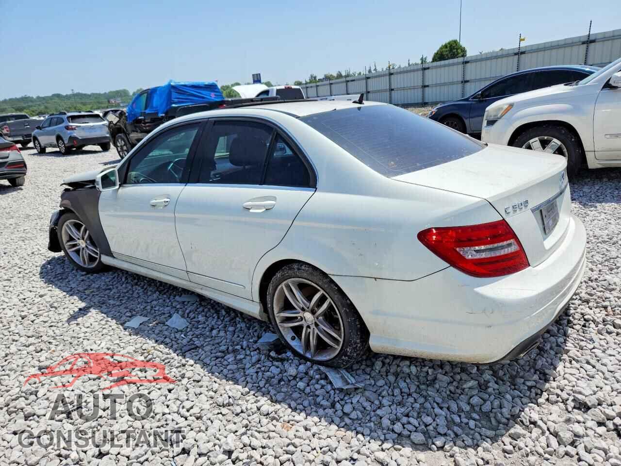 MERCEDES-BENZ C-CLASS 2012 - WDDGF8BB2CR239520
