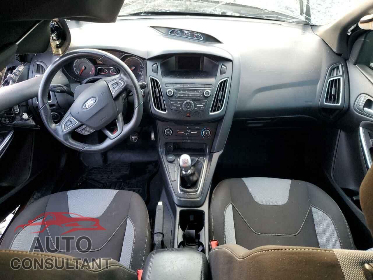 FORD FOCUS 2018 - 1FADP3L96JL332278