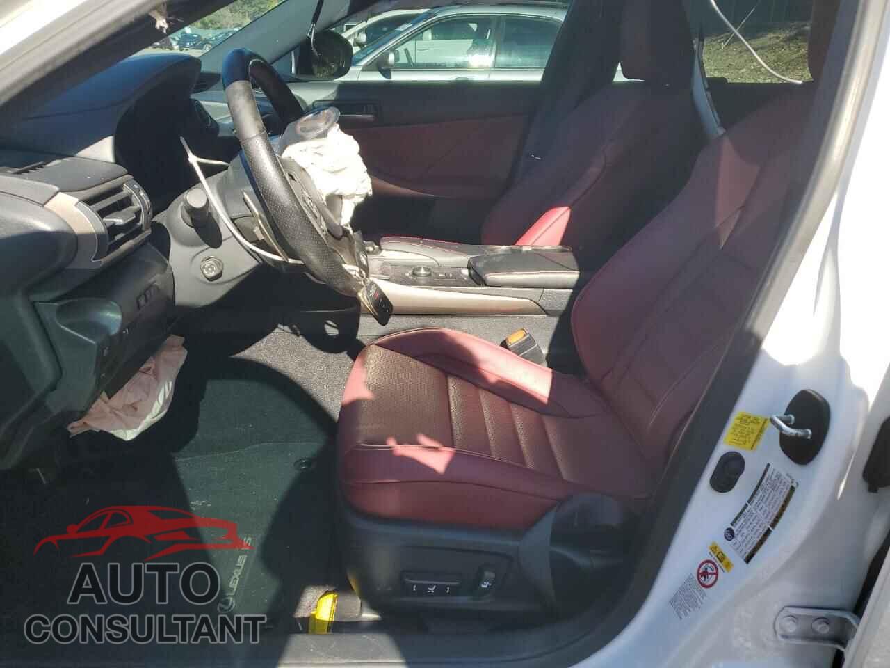LEXUS IS 2018 - JTHBA1D2XJ5076111