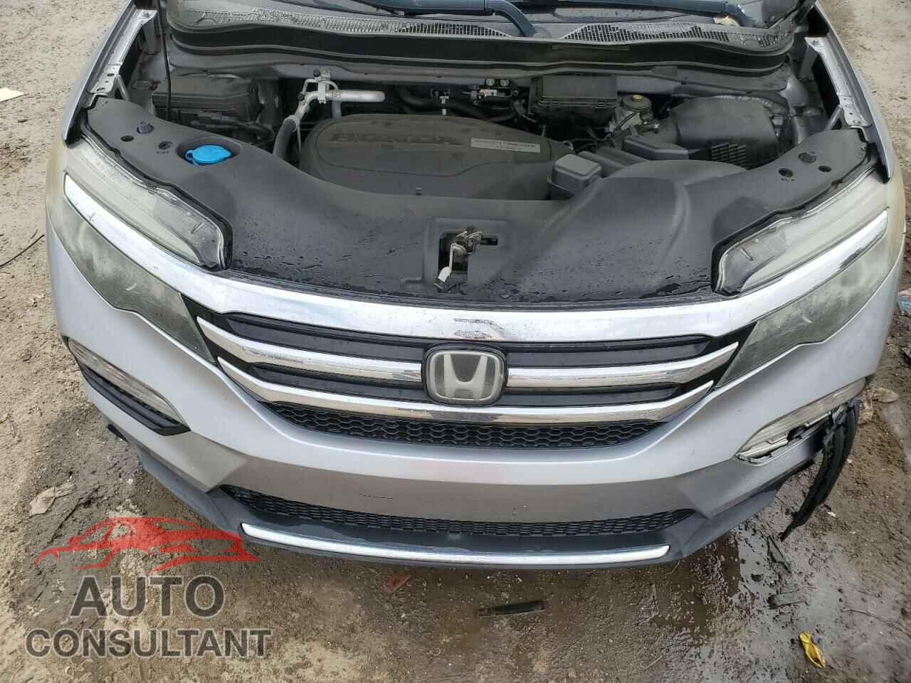 HONDA PILOT 2017 - 5FNYF5H96HB007176