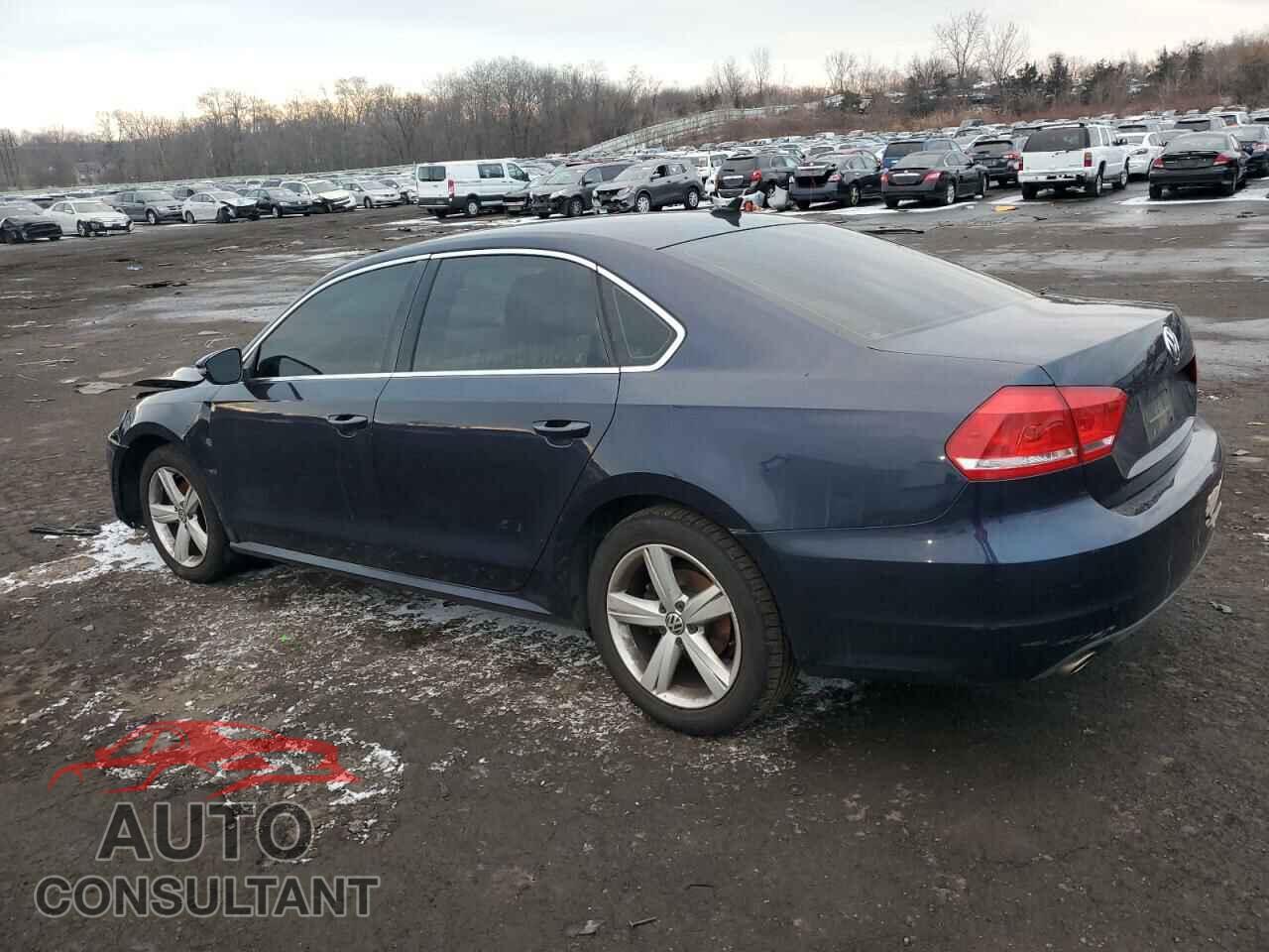 VOLKSWAGEN PASSAT 2012 - 1VWBP7A38CC016033
