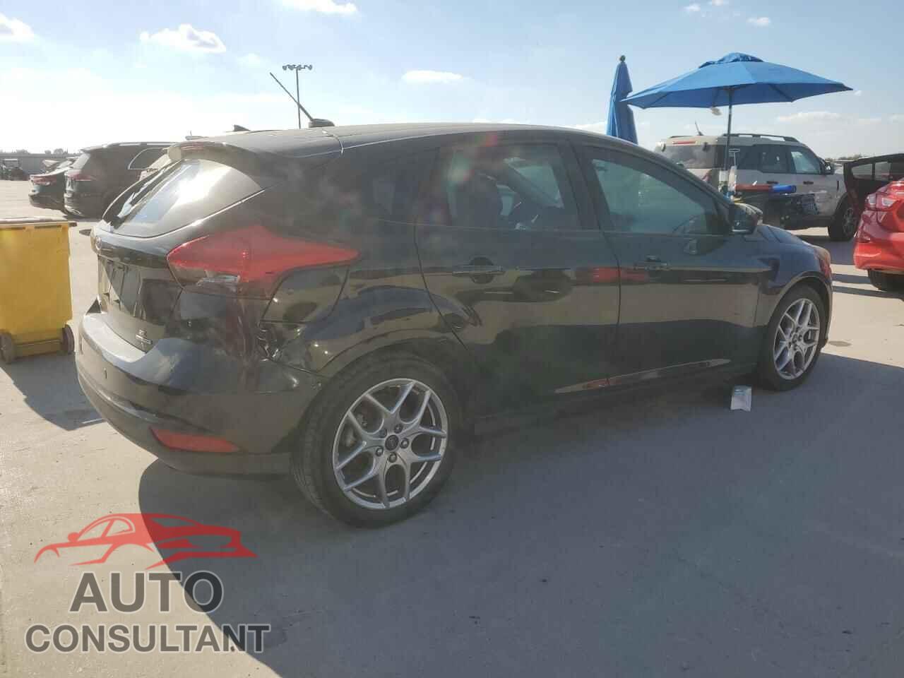 FORD FOCUS 2015 - 1FADP3K20FL210432