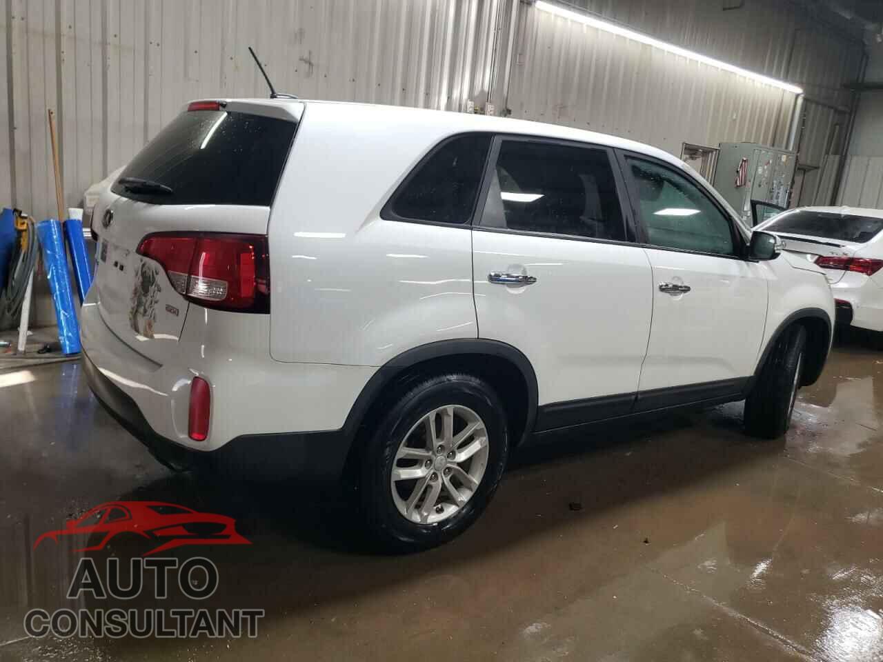 KIA SORENTO 2015 - 5XYKT3A67FG561822