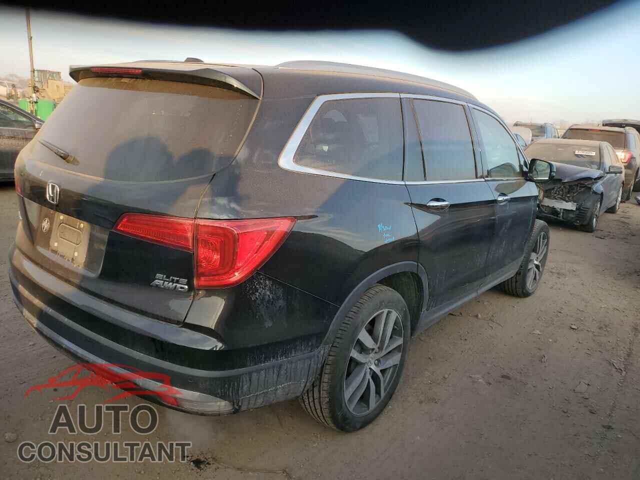 HONDA PILOT 2017 - 5FNYF6H0XHB058865