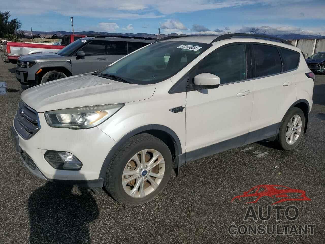 FORD ESCAPE 2017 - 1FMCU0GDXHUC03973
