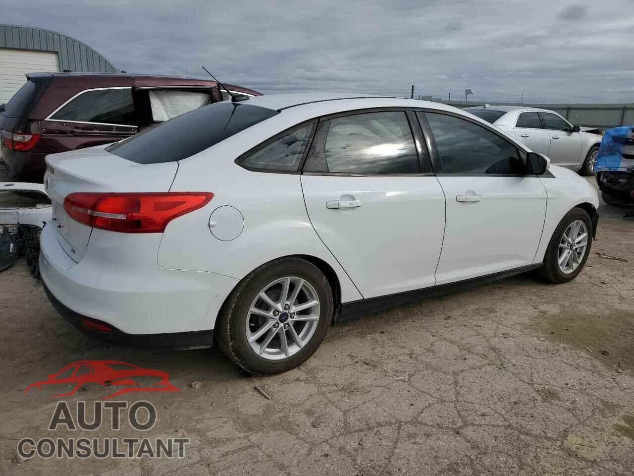FORD FOCUS 2015 - 1FADP3F2XFL335142