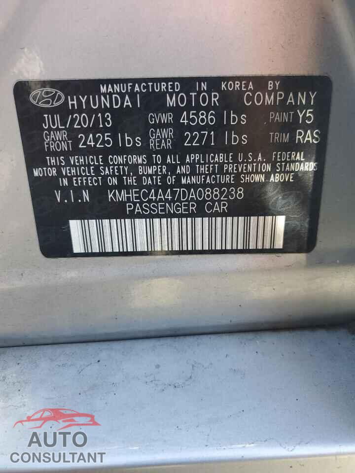 HYUNDAI SONATA 2013 - KMHEC4A47DA088238