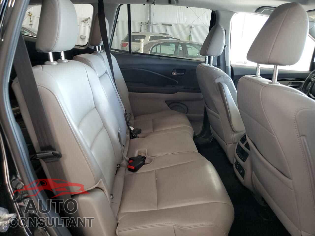 HONDA PILOT 2017 - 5FNYF6H93HB091818