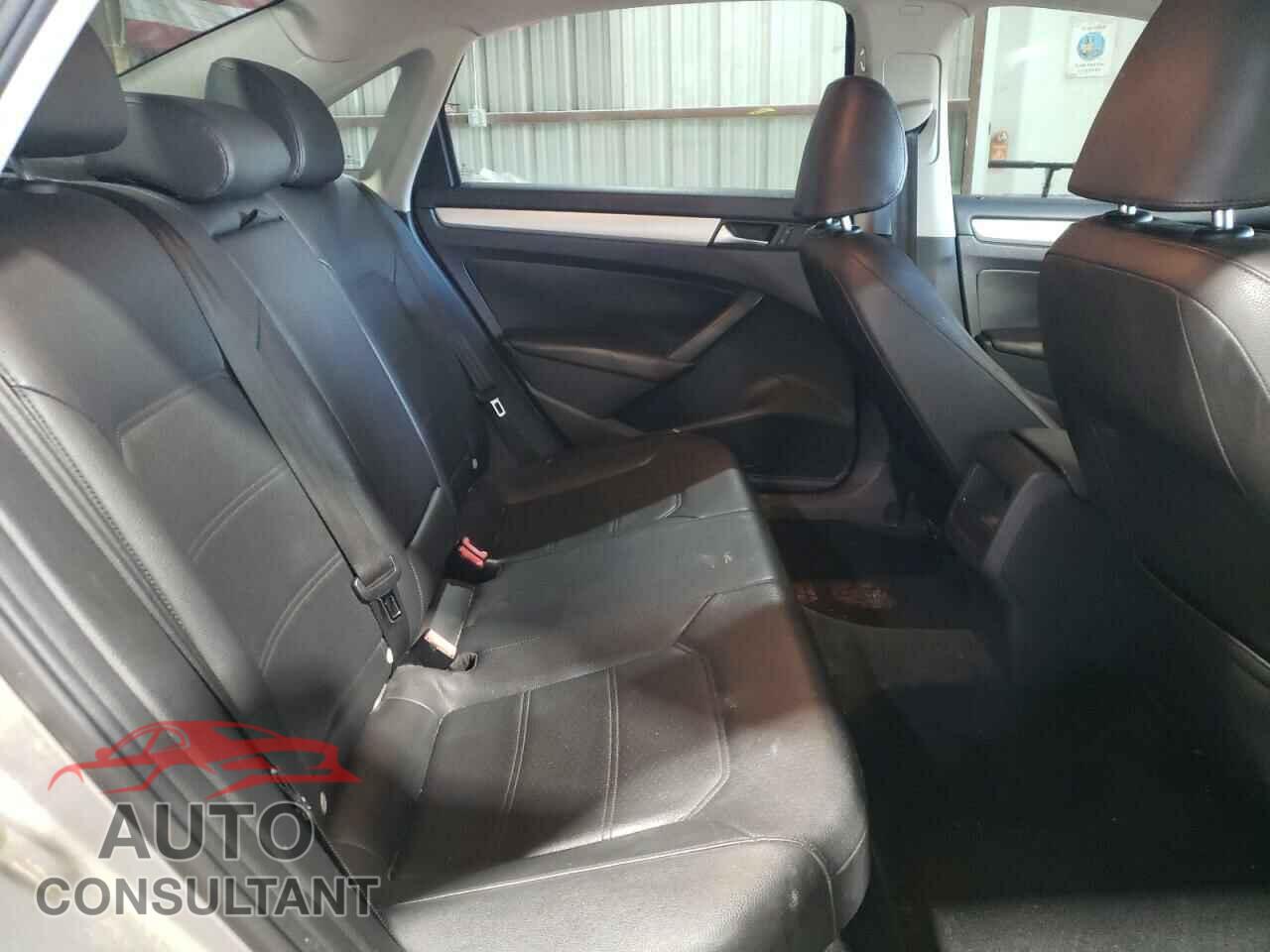 VOLKSWAGEN PASSAT 2012 - 1VWBP7A32CC012477