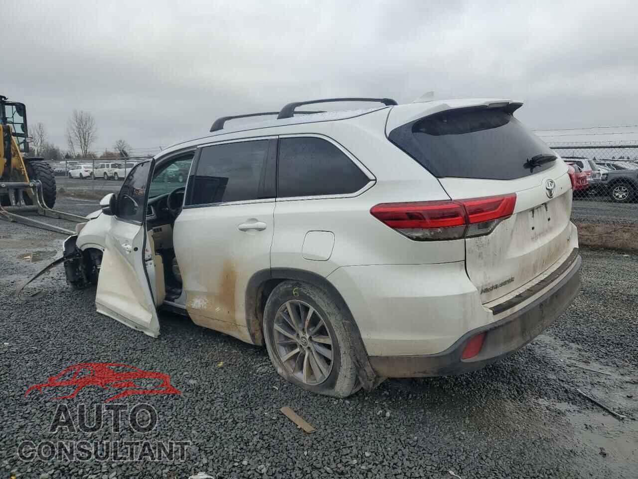 TOYOTA HIGHLANDER 2018 - 5TDJZRFH0JS560210