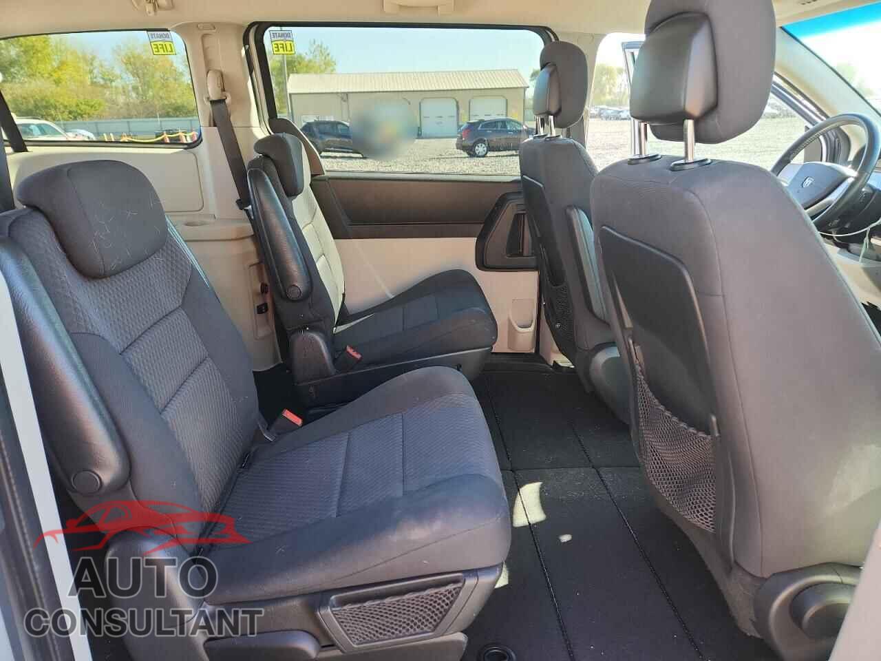 DODGE CARAVAN 2010 - 2D4RN5D11AR482917