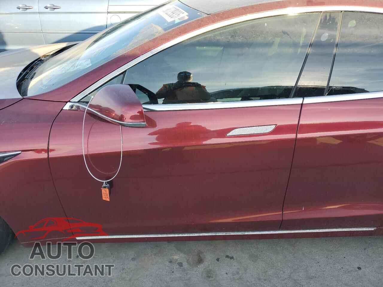 TESLA MODEL S 2019 - 5YJSA1E20KF338542