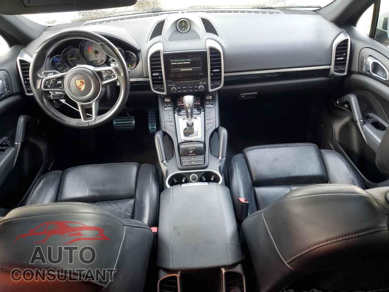 PORSCHE CAYENNE 2017 - WP1AE2A29HLA72504