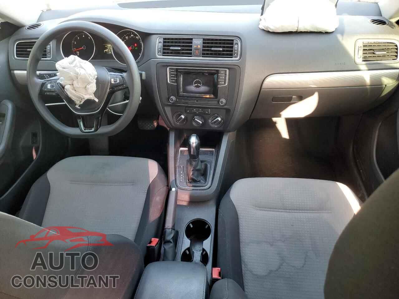 VOLKSWAGEN JETTA 2017 - 3VW2B7AJ1HM401839