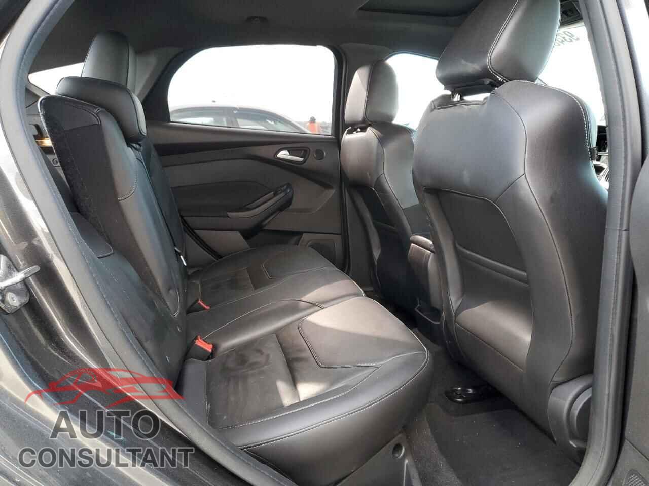 FORD FOCUS 2017 - 1FADP3L97HL285157