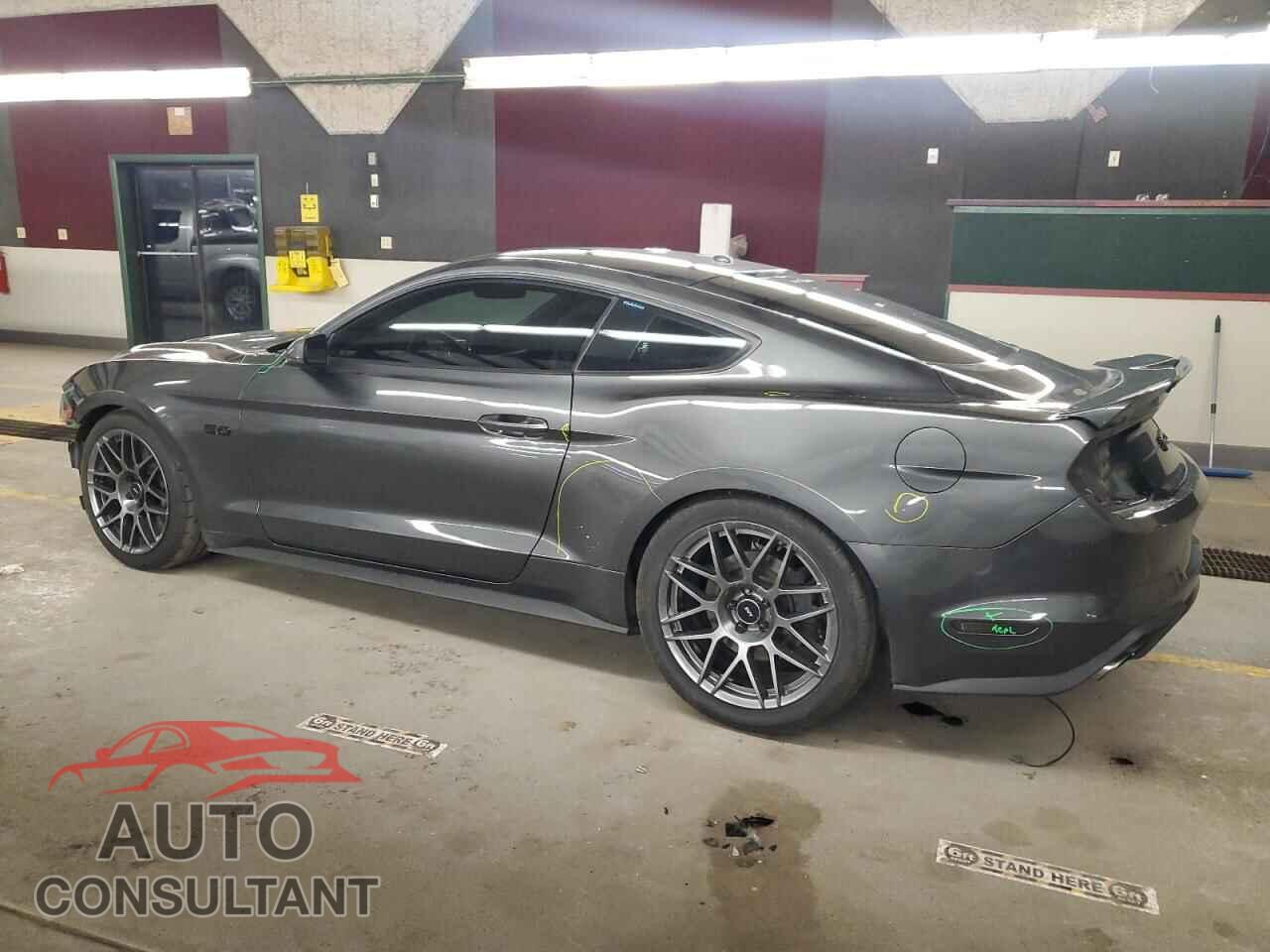 FORD MUSTANG 2019 - 1FA6P8CF0K5194335