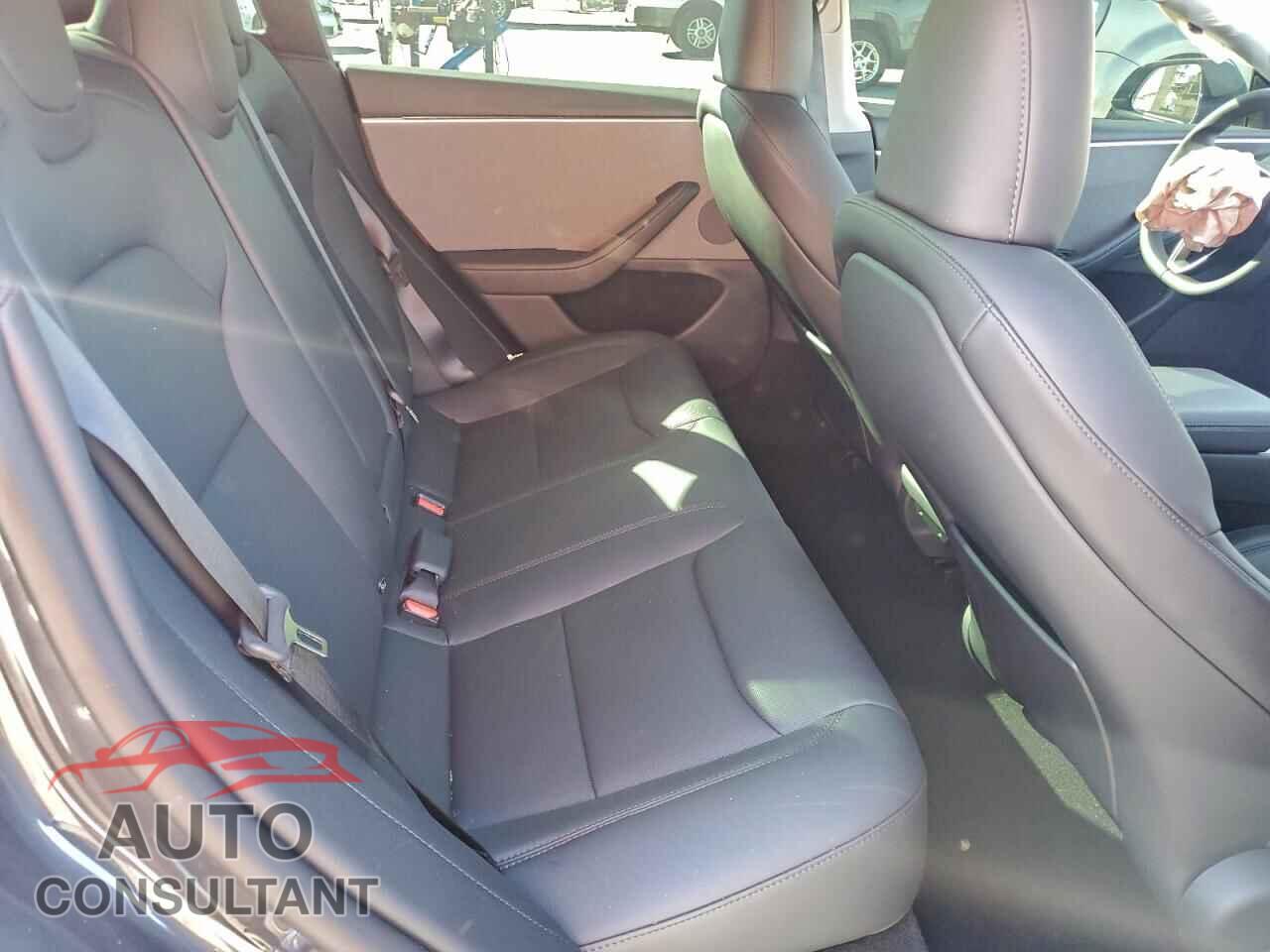 TESLA MODEL 3 2025 - 5YJ3E1EA2SF047444