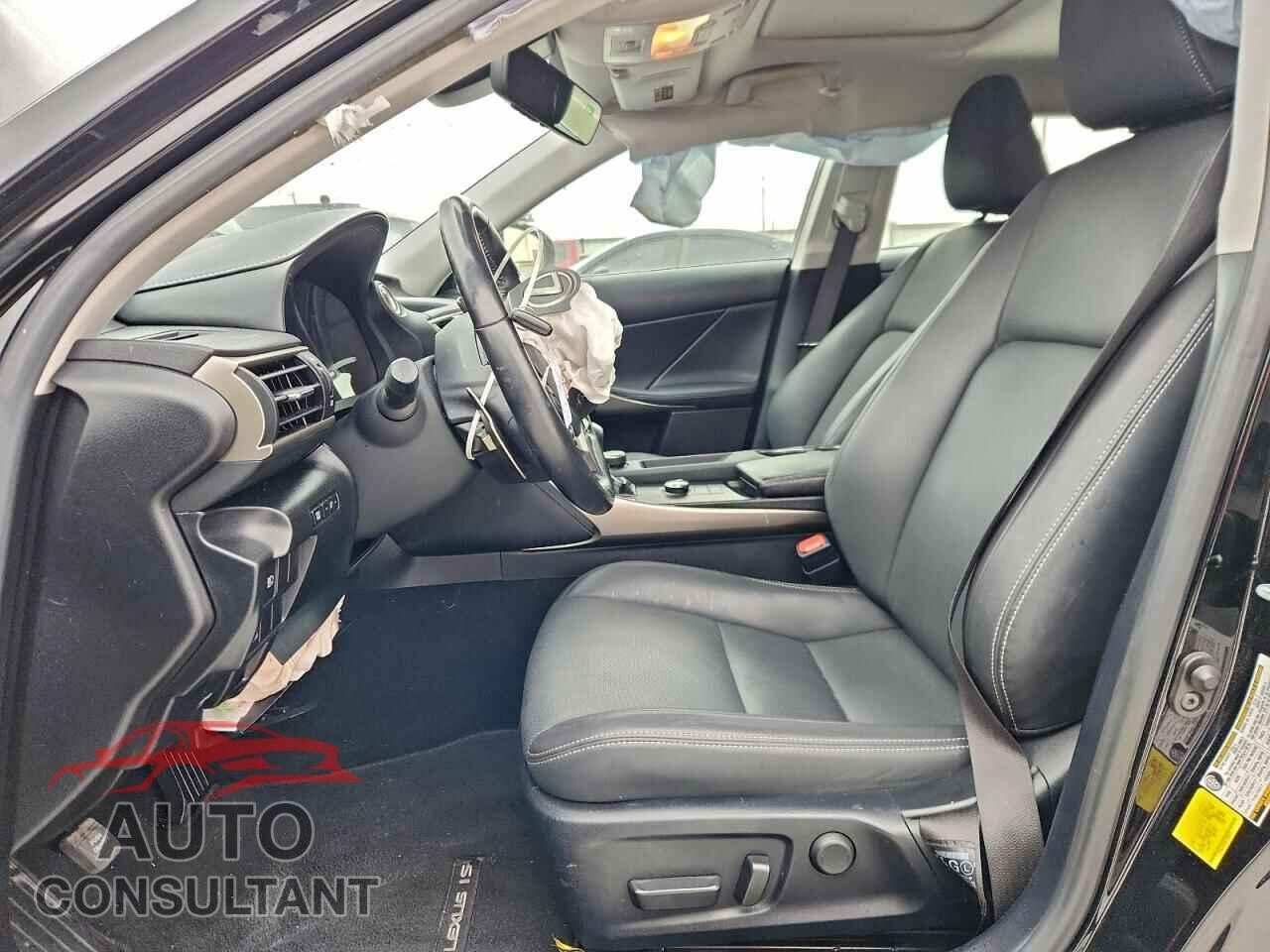 LEXUS IS 2020 - JTHAA1D26L5107577