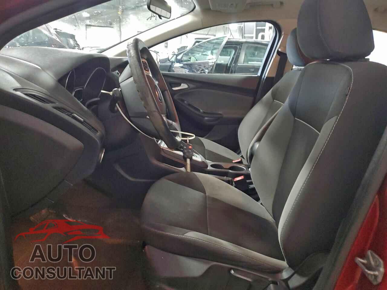 FORD FOCUS 2014 - 1FADP3F28EL276428
