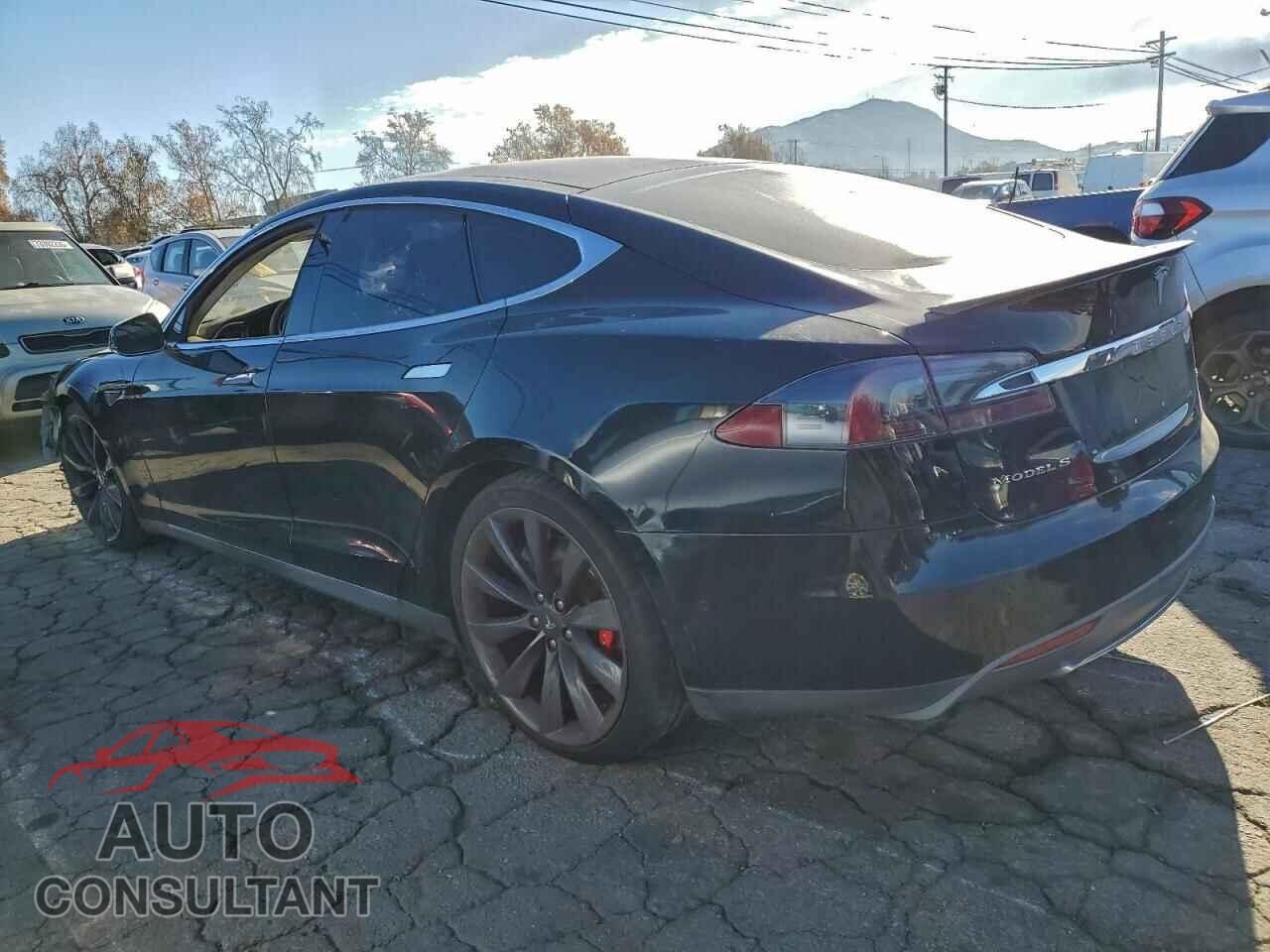 TESLA MODEL S 2014 - 5YJSA1H17EFP55681
