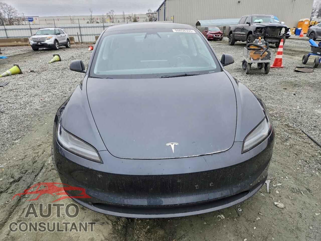 TESLA MODEL 3 2024 - 5YJ3E1EA8RF726824