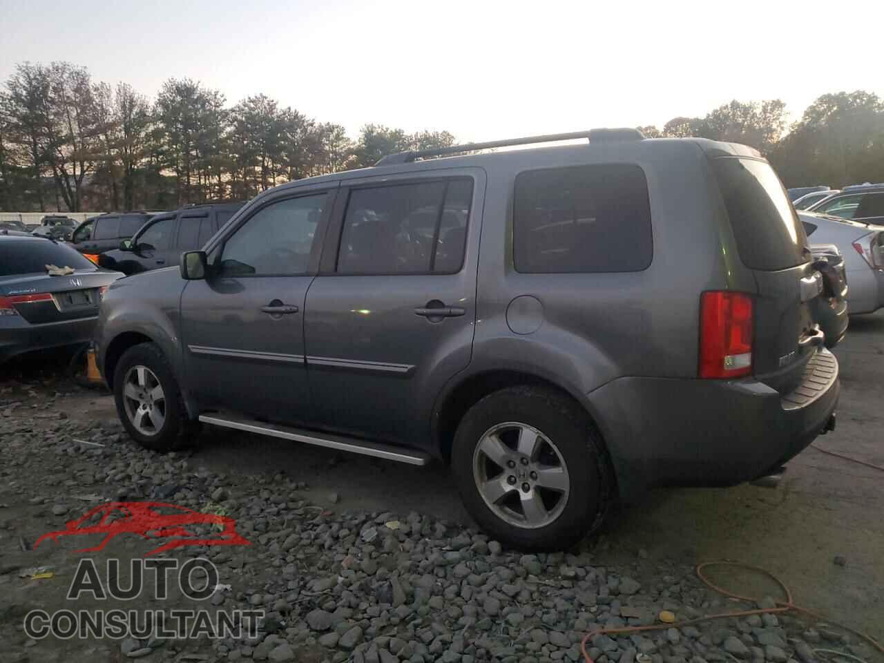 HONDA PILOT 2011 - 5FNYF4H50BB034260