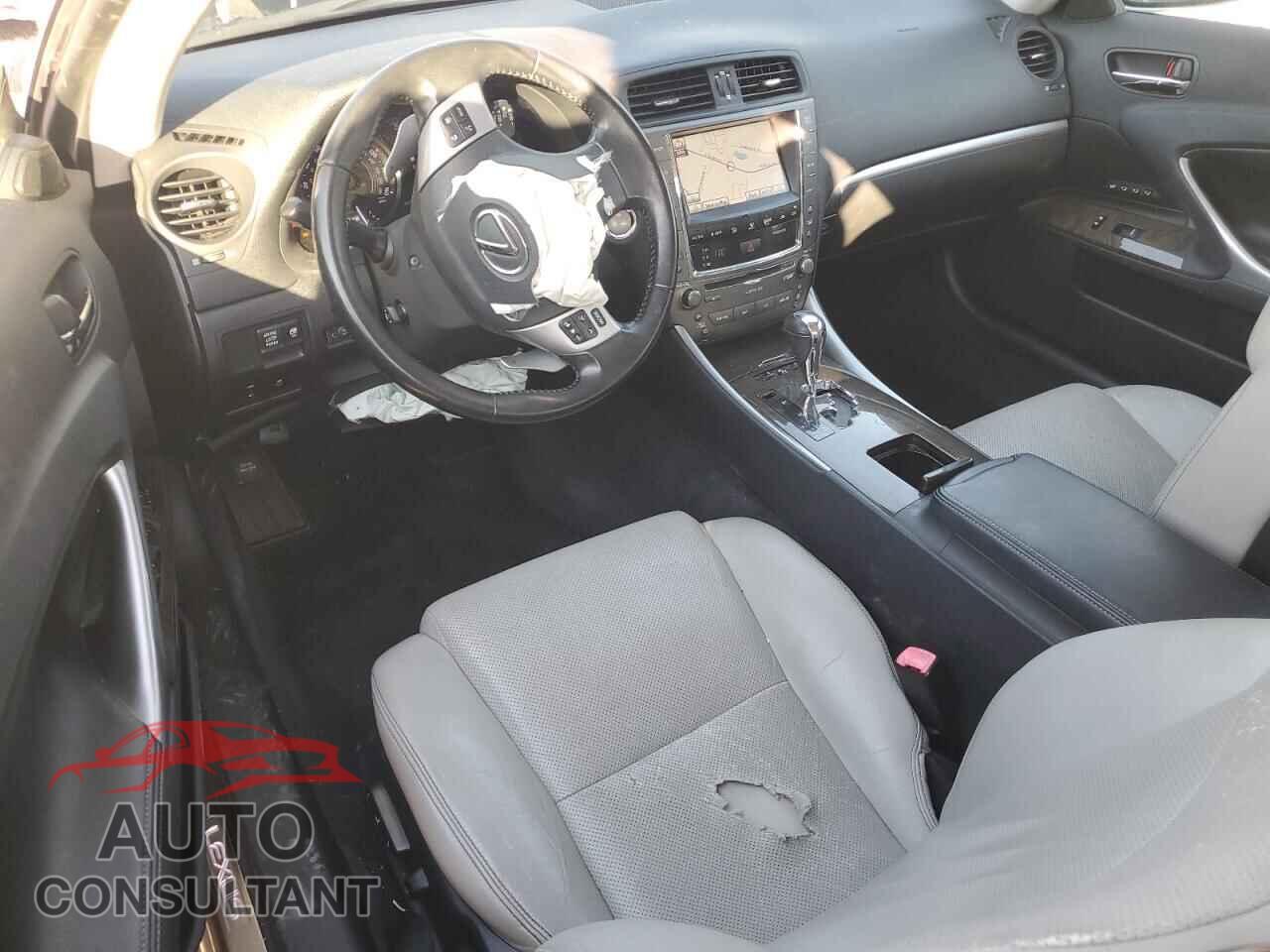 LEXUS IS 2012 - JTHFF2C23C2523733