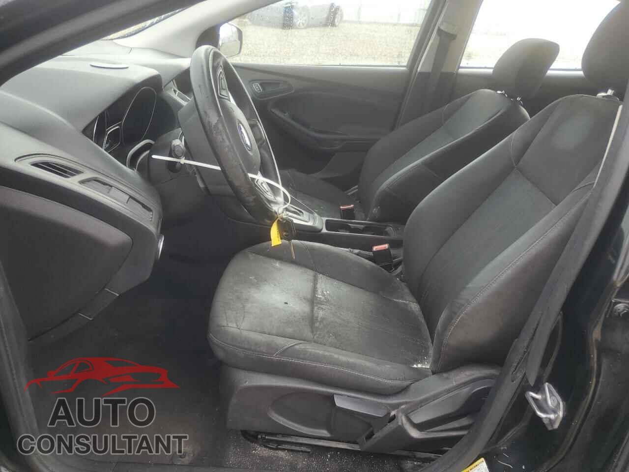 FORD FOCUS 2015 - 1FADP3E24FL349183