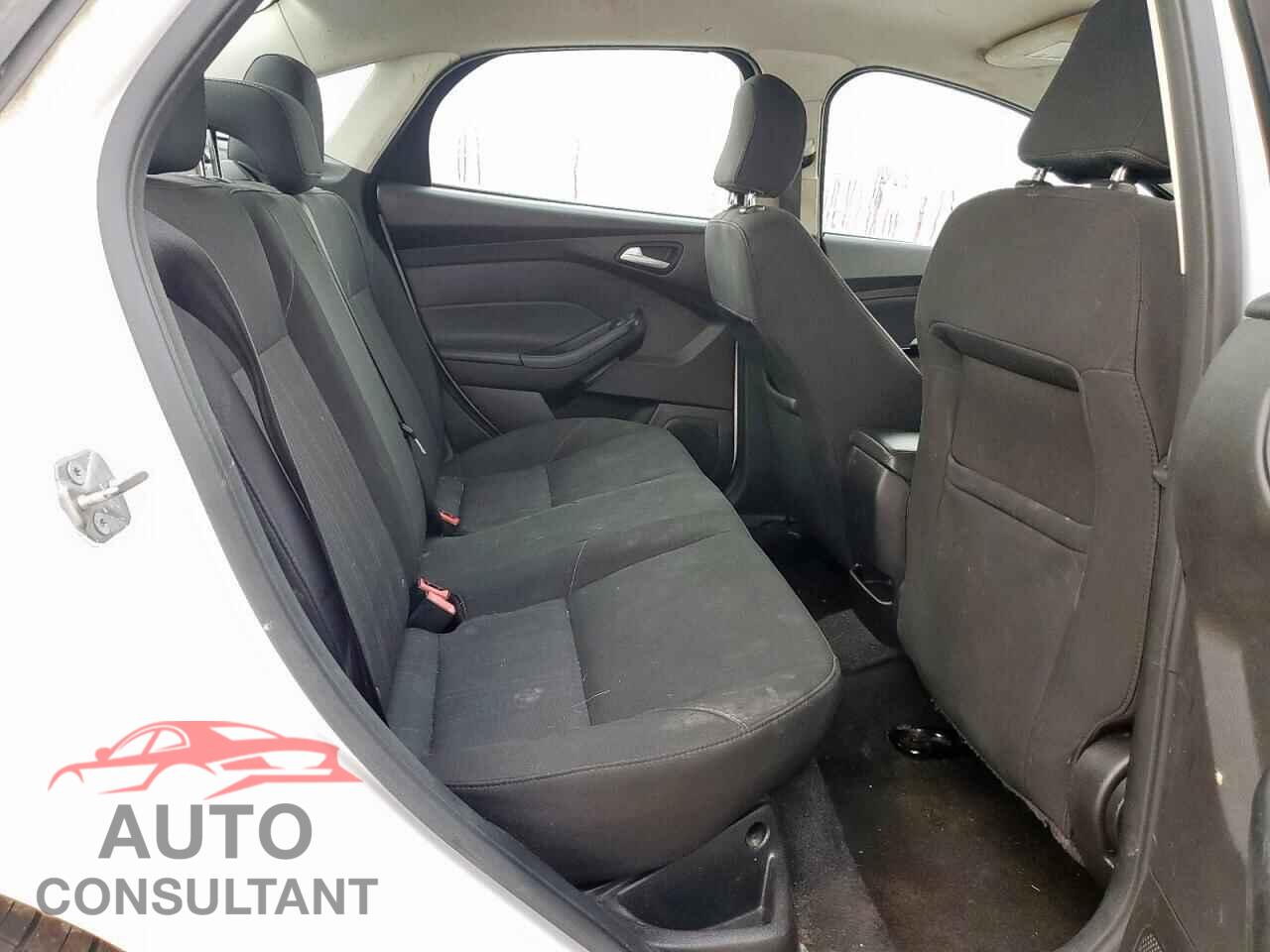 FORD FOCUS 2017 - 1FADP3F25HL300043