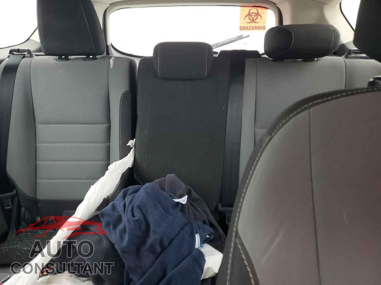 FORD ESCAPE 2017 - 1FMCU0F75HUC85171