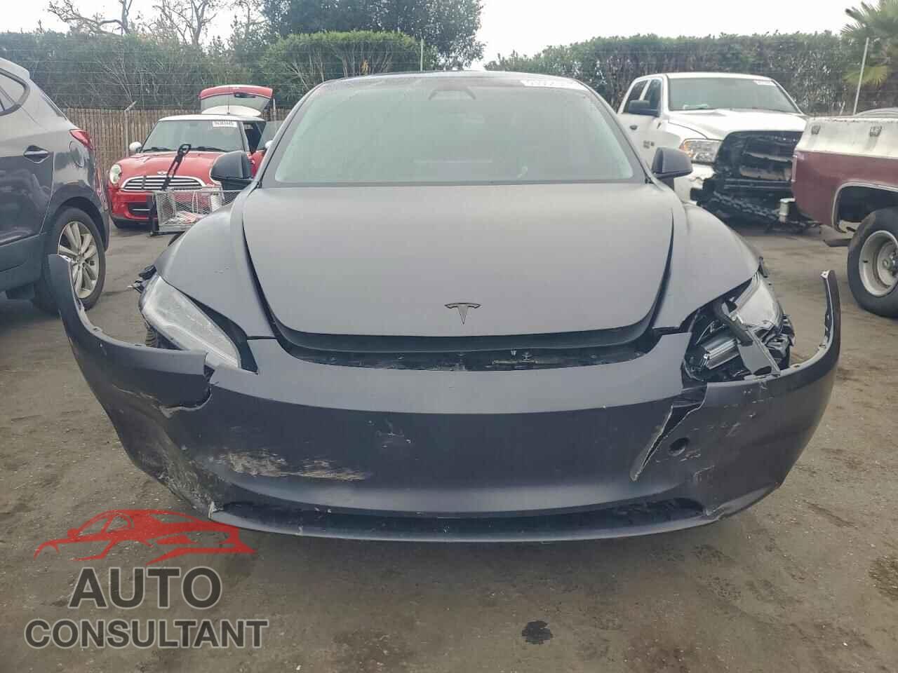 TESLA MODEL 3 2024 - 5YJ3E1EB8RF832585