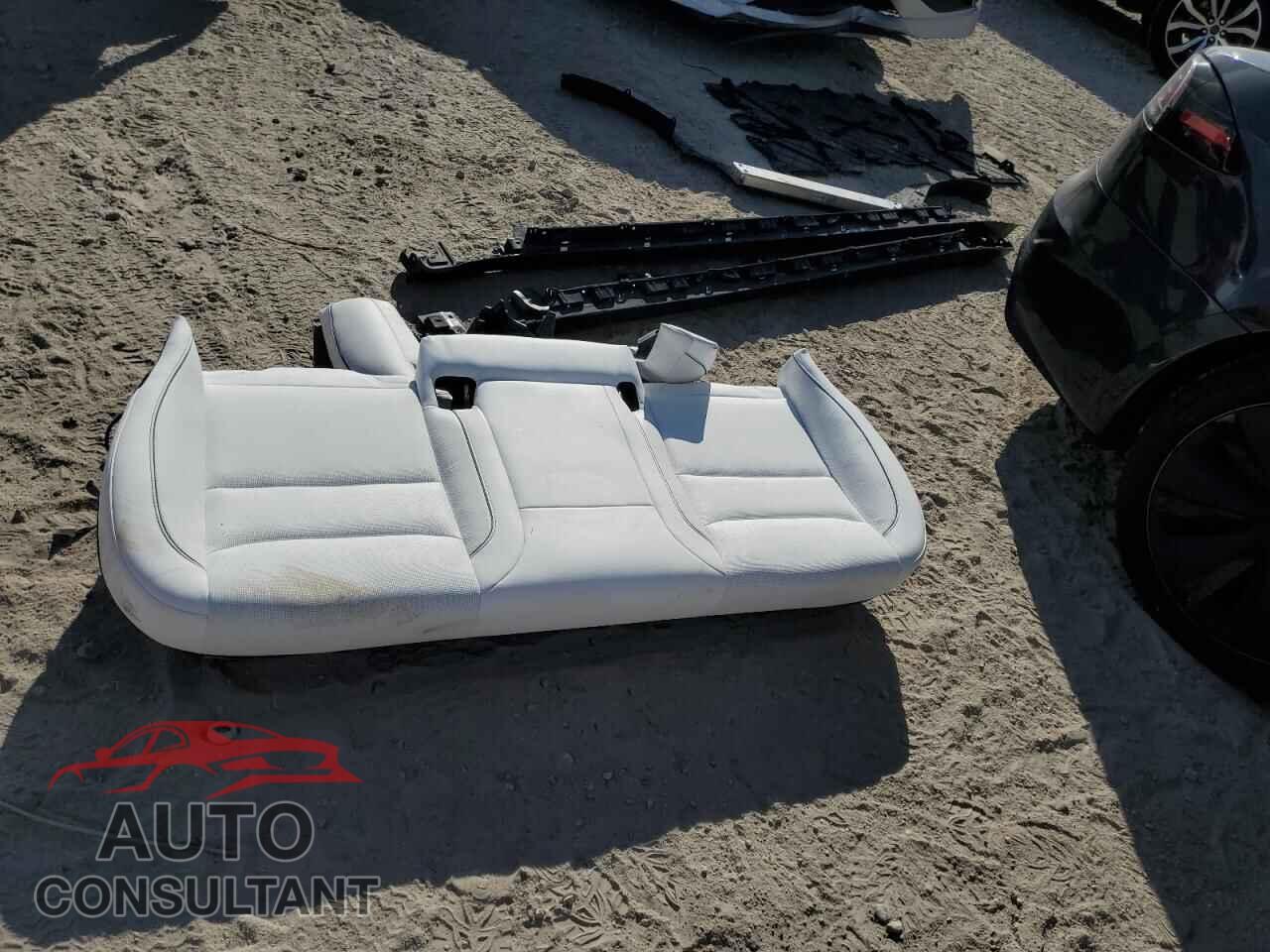 TESLA MODEL S 2024 - 5YJSA1E68RF533284