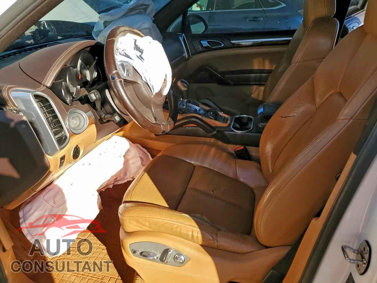 PORSCHE CAYENNE 2011 - WP1AB2A2XBLA55615